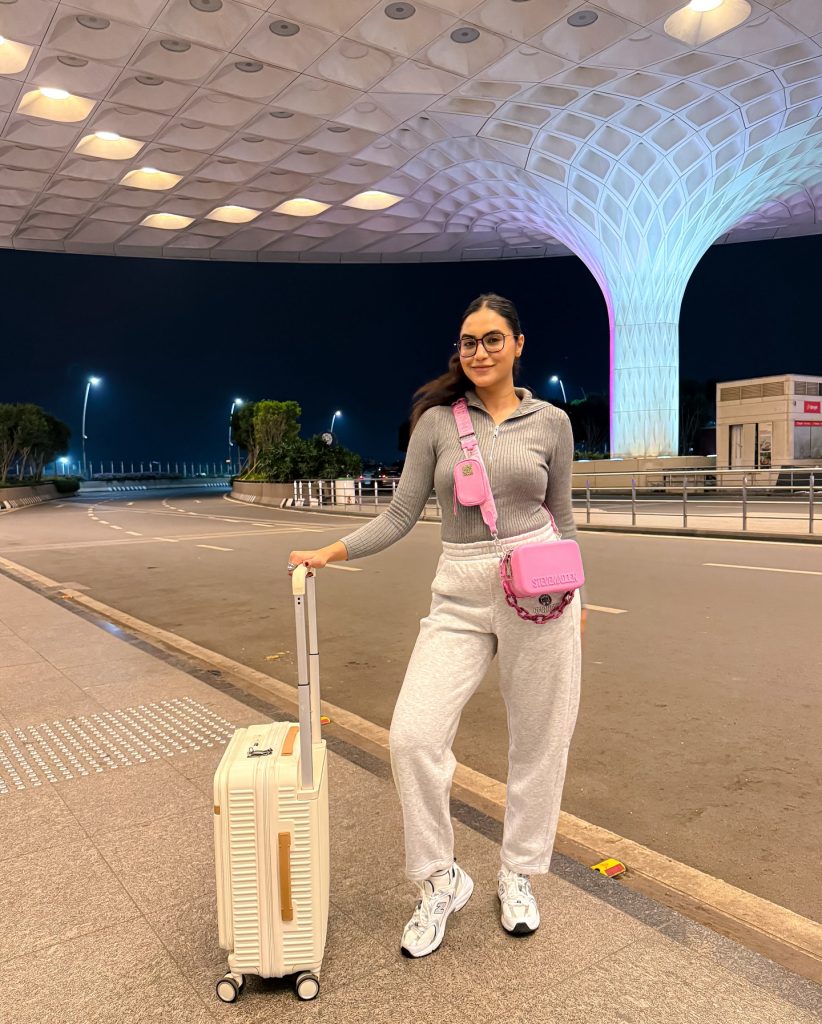 chic winter airport look