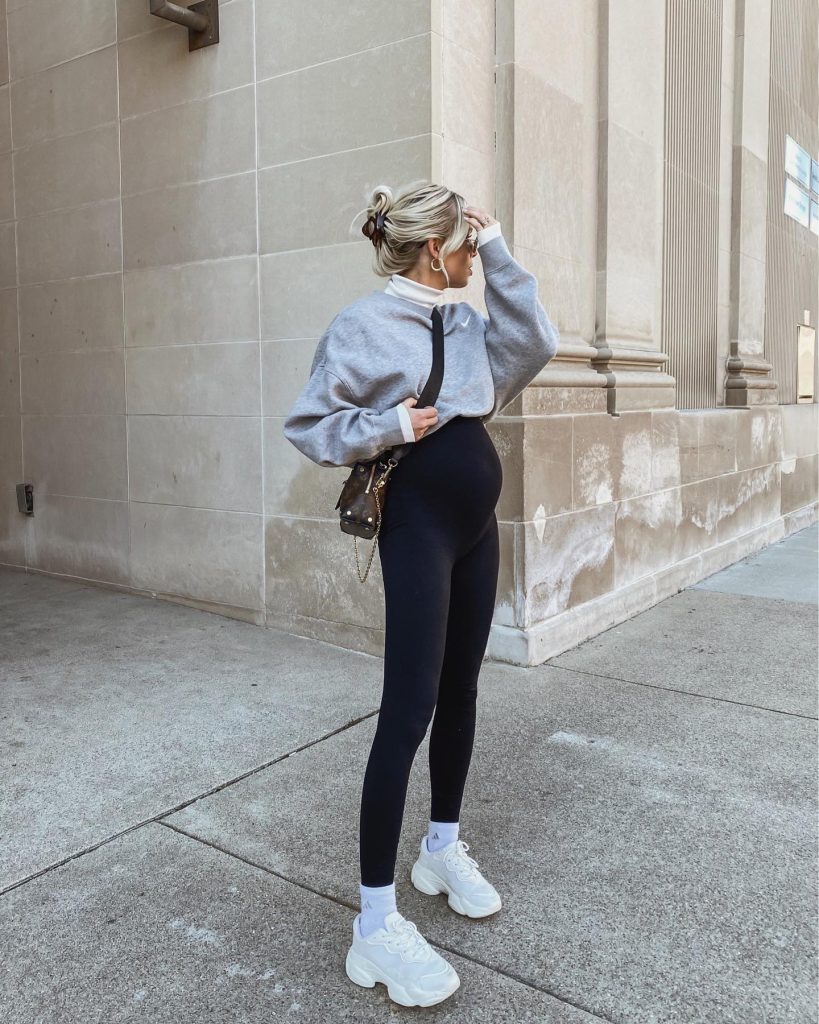 comfy maternity leggings outfit