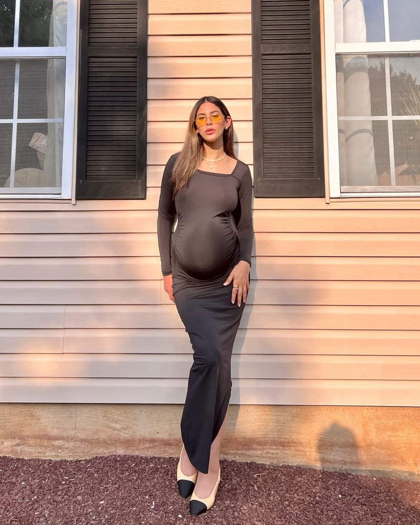 coolest cute maternity outfit