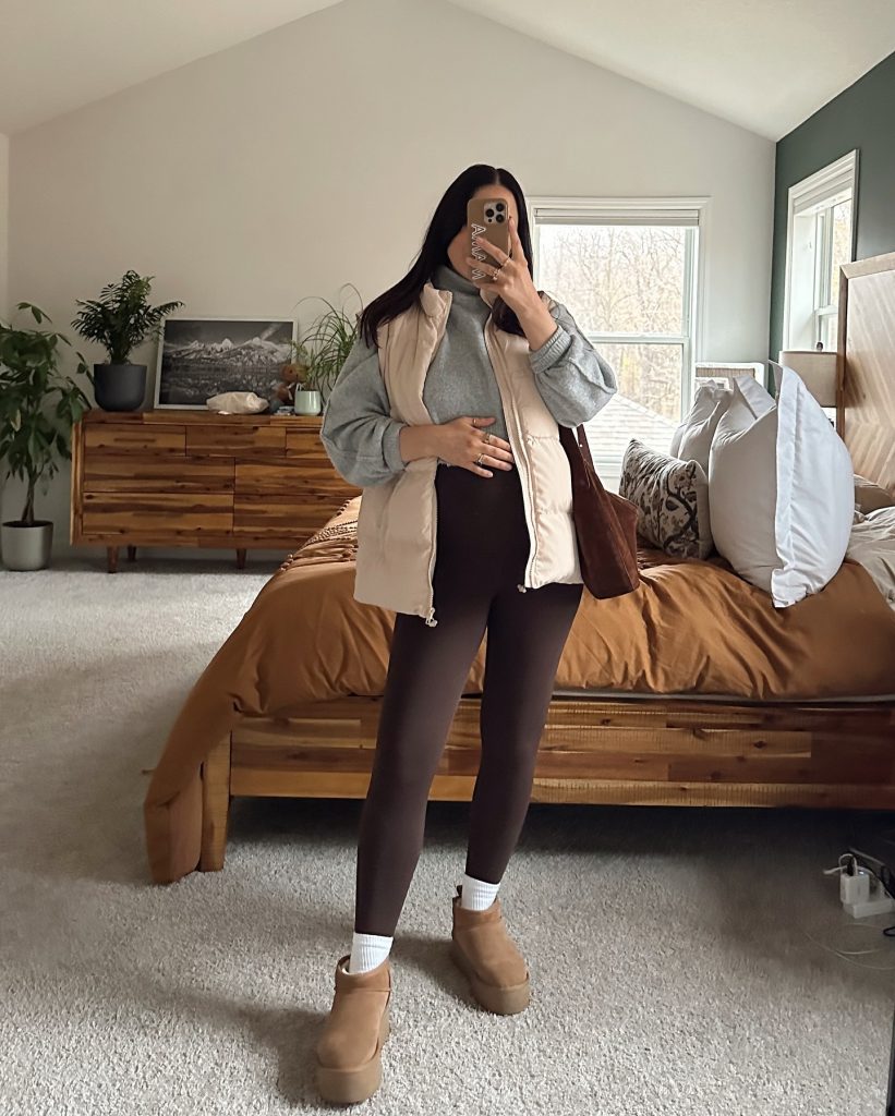 trendy maternity legging outfit