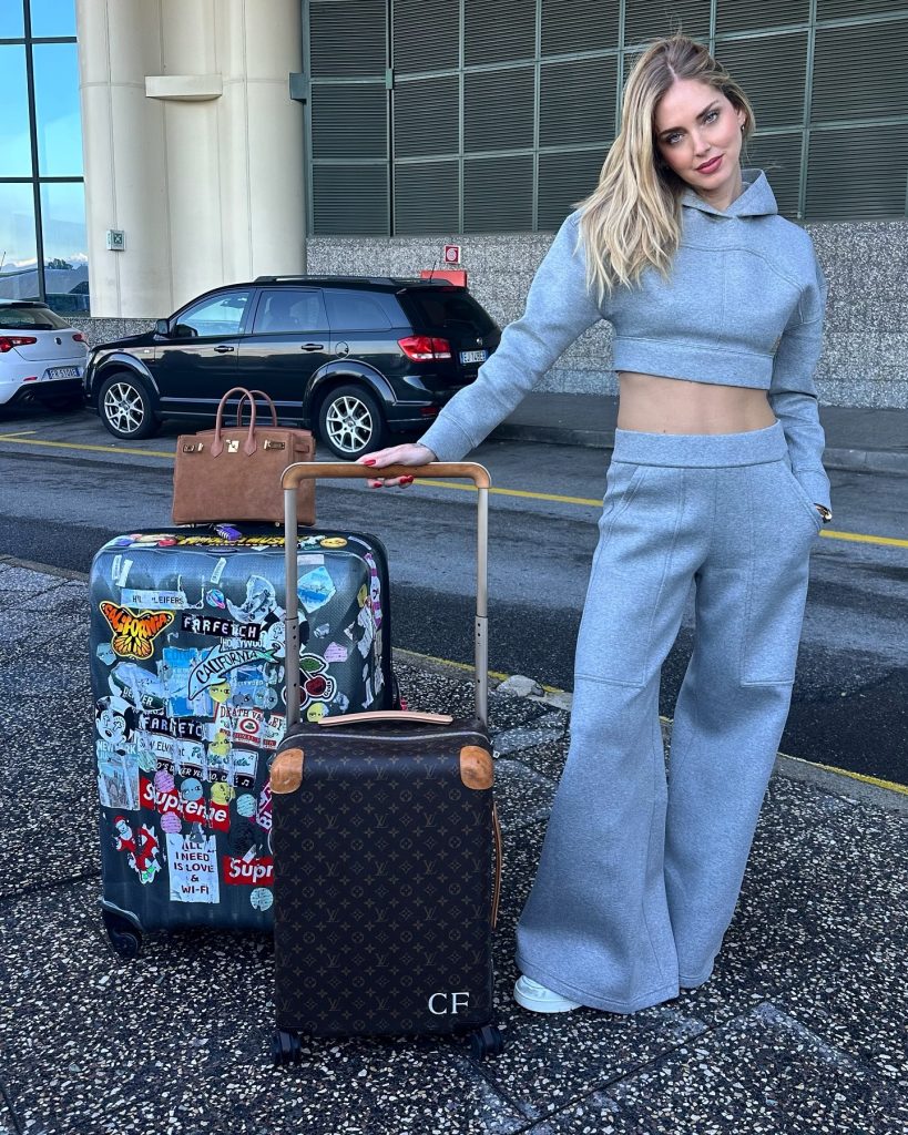 warm cute airport outfit