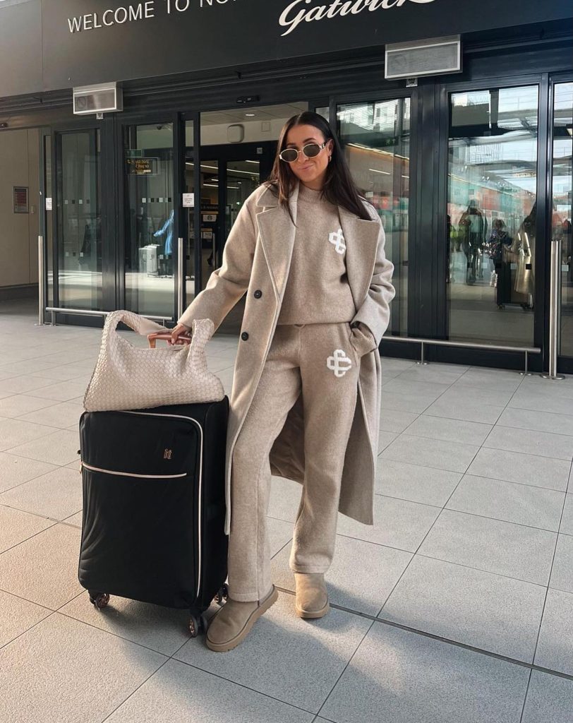 warm winter aiport look