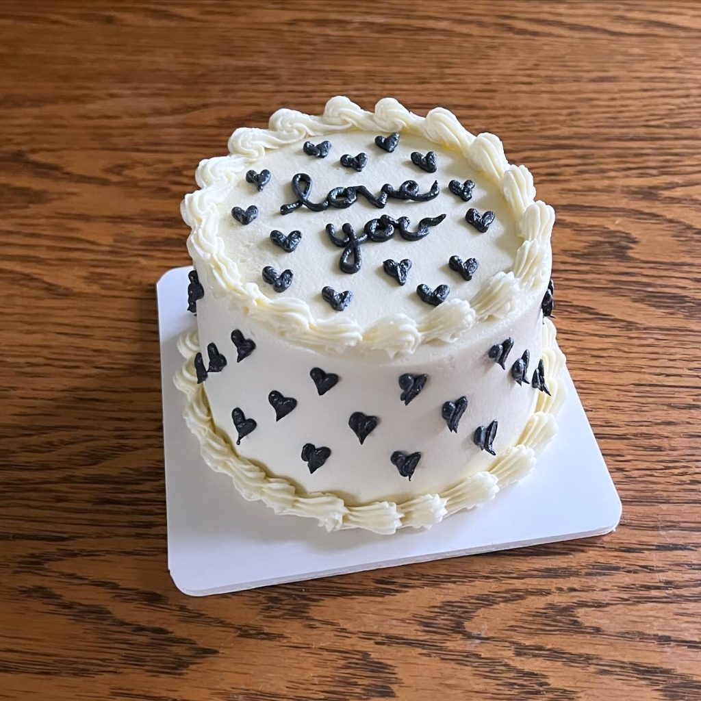 loveyou valentine cake