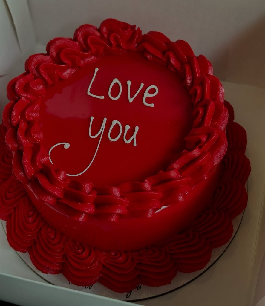 romantic valentine cake