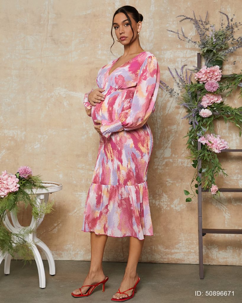 colorful maternity outfit