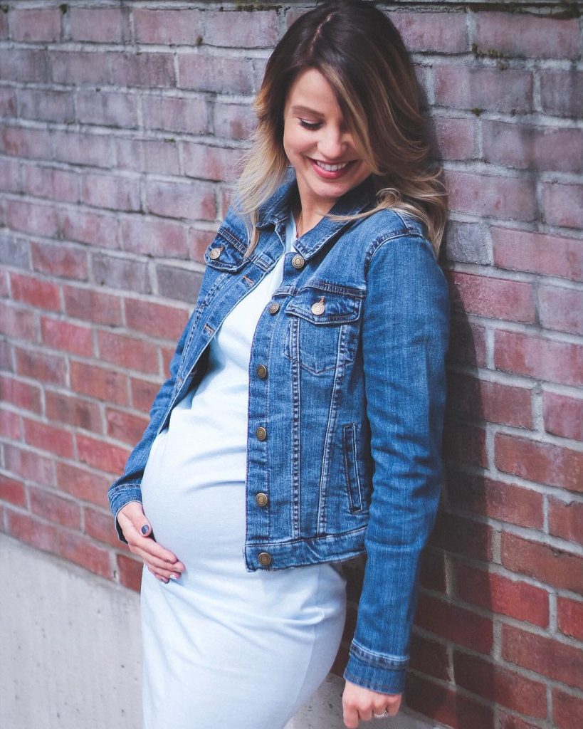 cozy maternity denimstlye