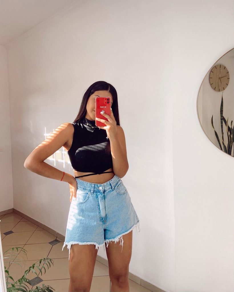 lovely everyday tshirt denim short outfit