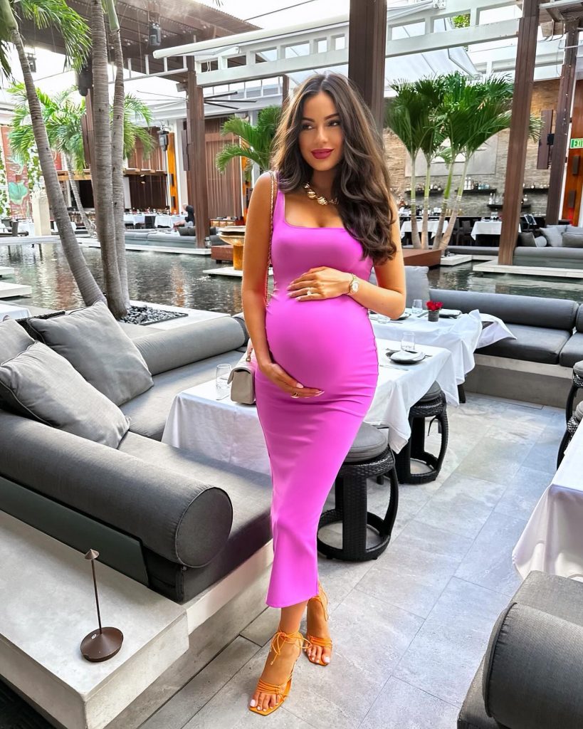 purple maternity outfit