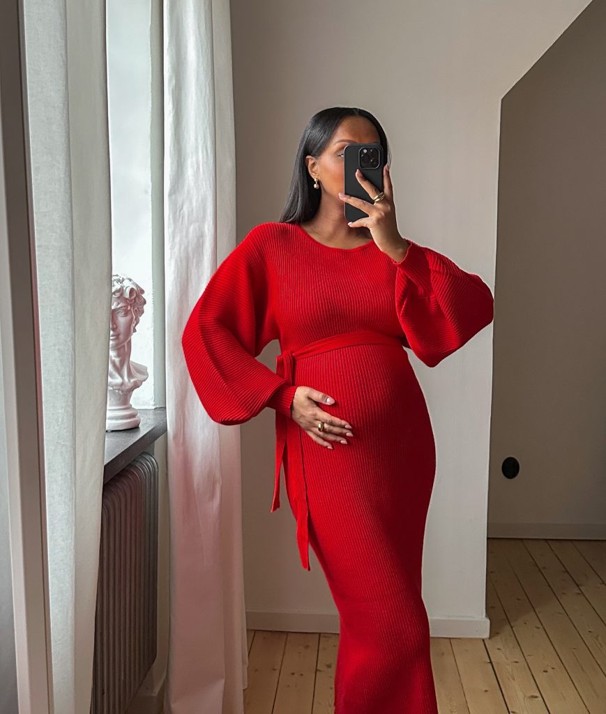 red maternity outfit