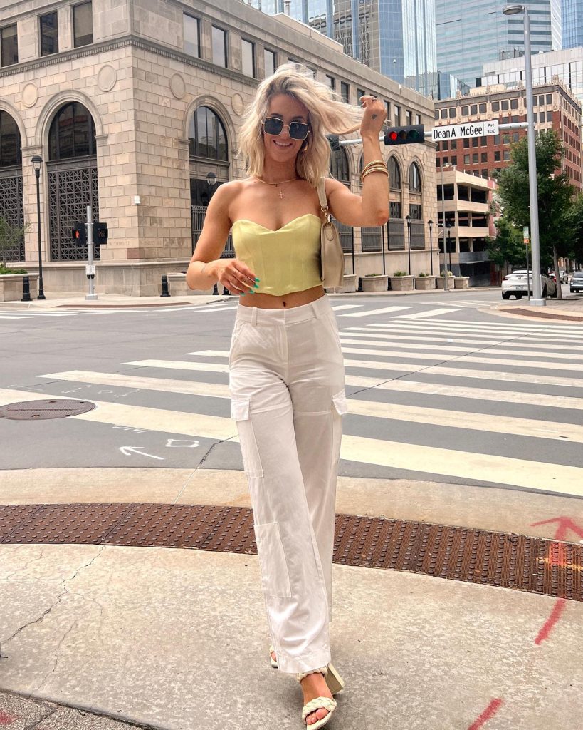 white linen pant outfit