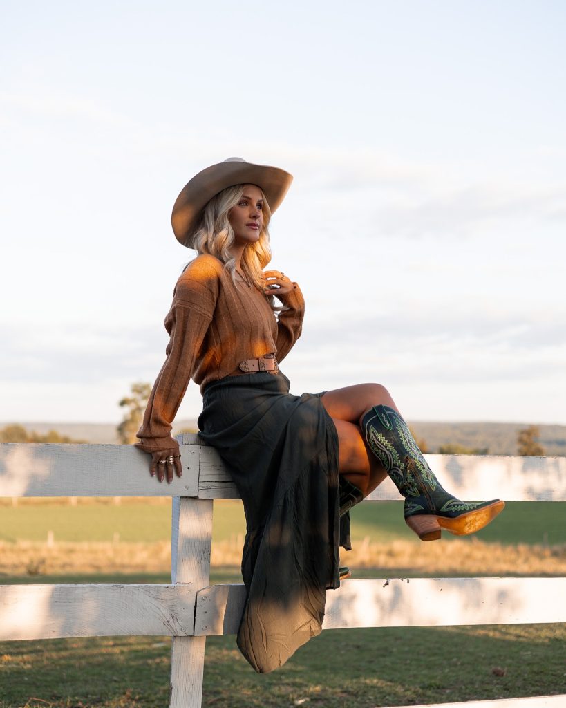 chic cowgirl outfit