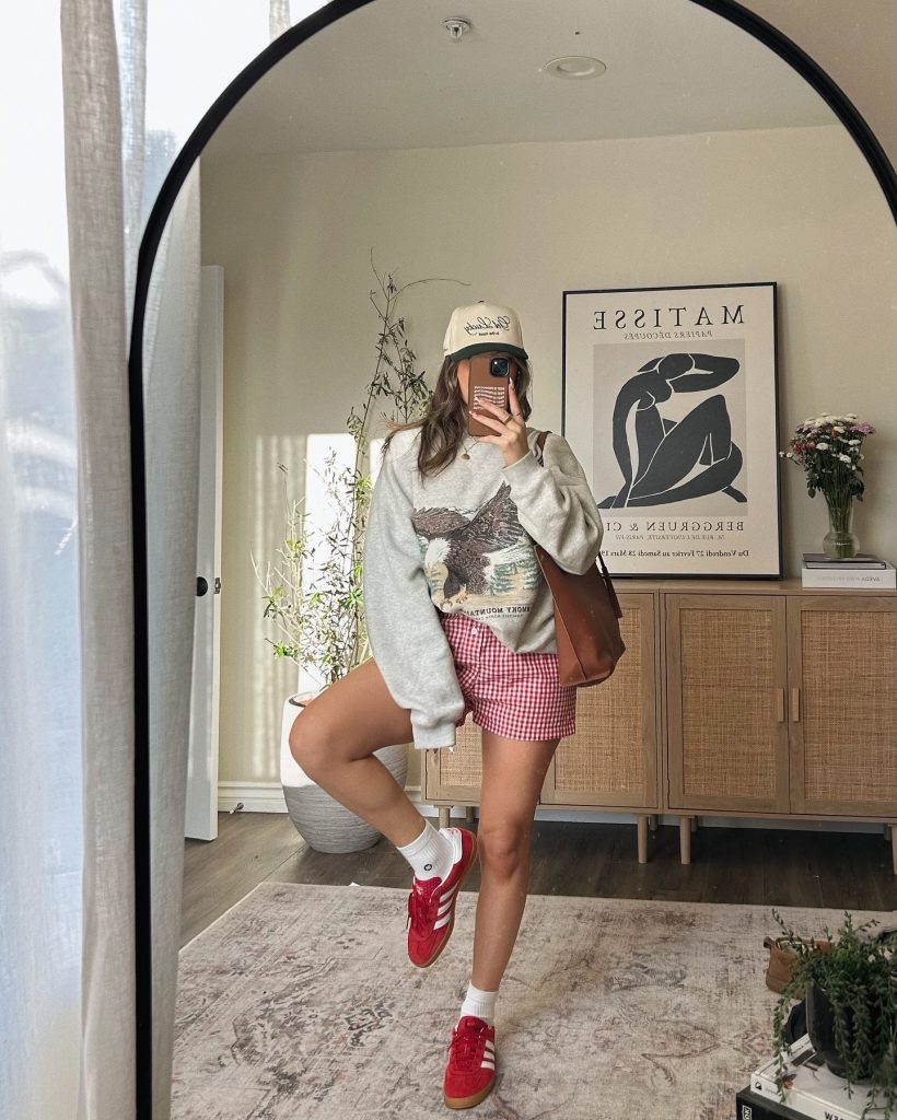 classy sneaker streetstyle outfit