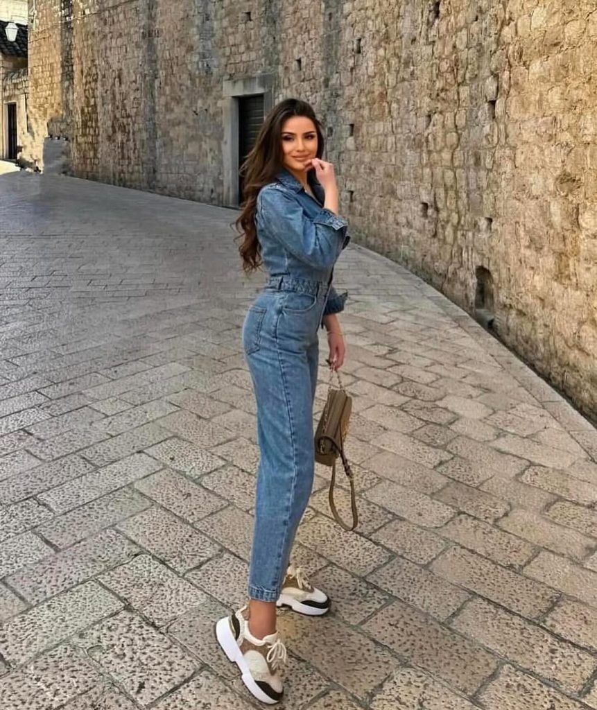 denim sneaker steetstyle outfit