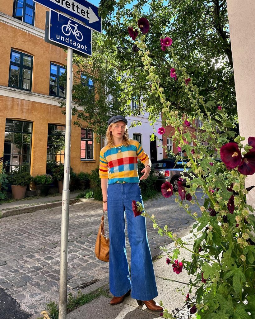 flarepant retro outfit