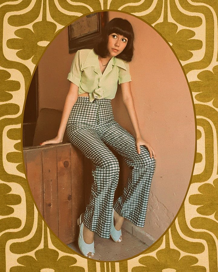 simple retro outfit