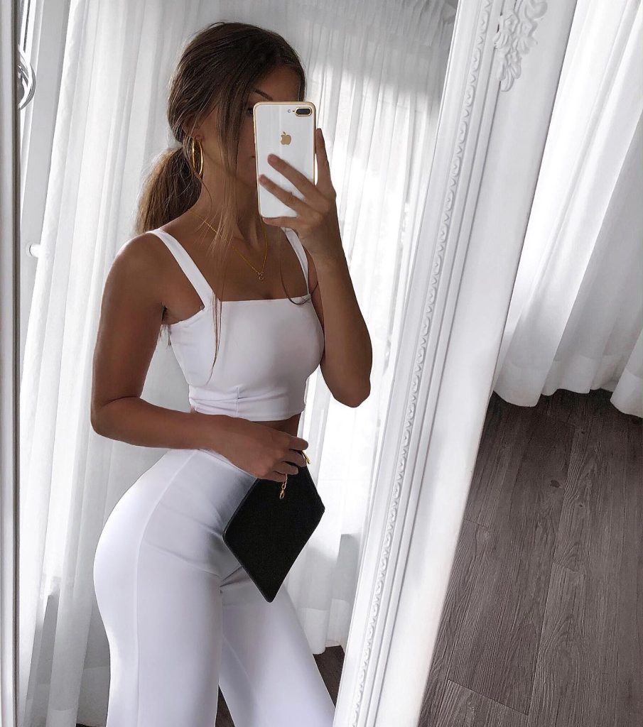 trendy white summer outfit