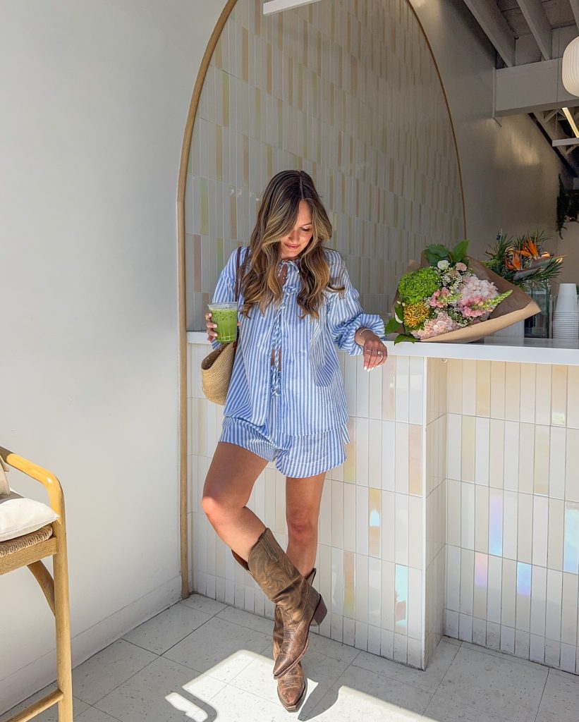 cozy vacation outfit